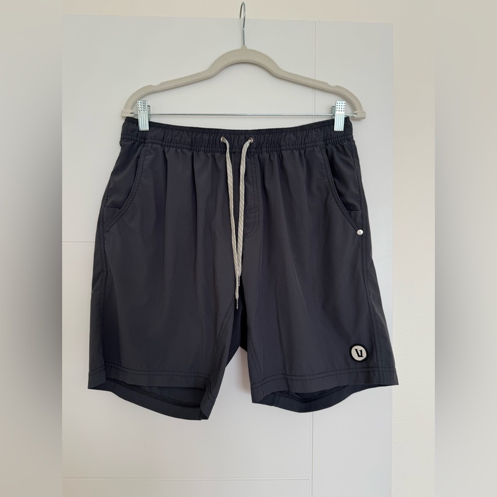 VUORI Men's Kore Shorts 7” Gray Lined Shorts